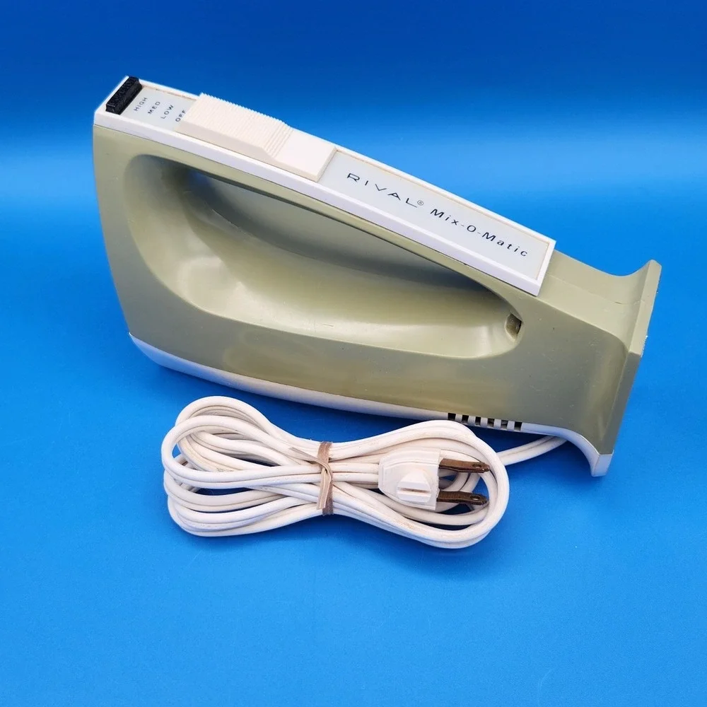 Vintage Rival Mix-O-Matic Hand Mixer Avocado Green Model 436B 3-Speed